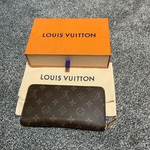 Louis Vuitton Monogram Canvas Wallet with Gold Zipper